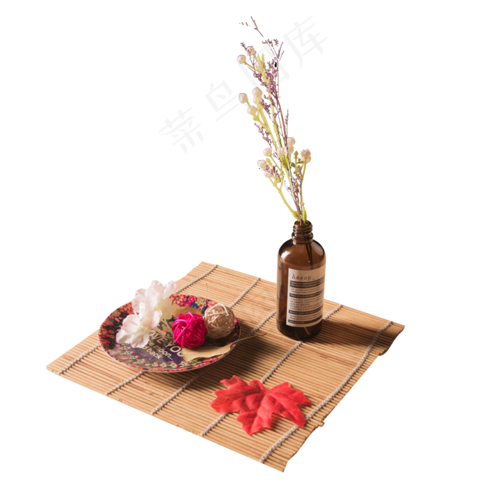 红色叶子和花瓶免抠图