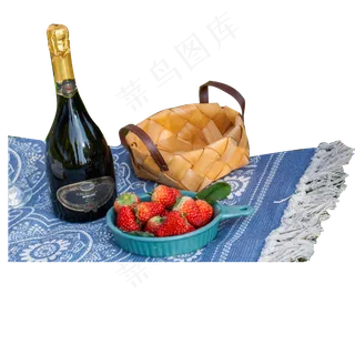 实拍野炊聚餐水果草莓酒