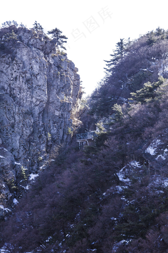 险峻重峦叠嶂的山峰(1333X2000(DPI:300))psd模版下载