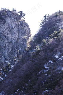 险峻重峦叠嶂的山峰