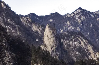 绵延起伏风景秀丽的山峰