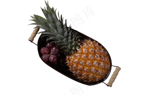 一盘子水果菠萝葡萄