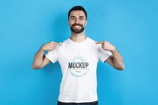 男子展示模型样机衬衫