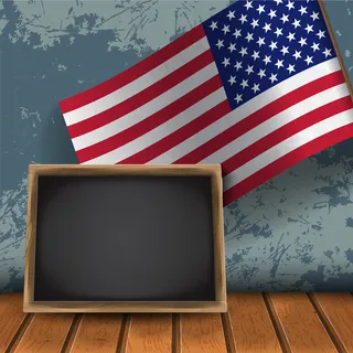 美国现实主义者旗帜banner，黑色木质黑板，墙壁背景上留有文本空间