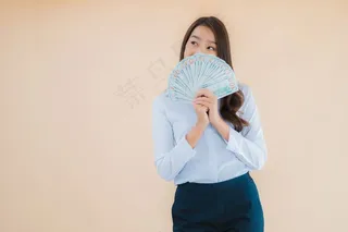 年轻漂亮的亚洲女商人的肖像