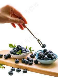 插起的蓝莓果