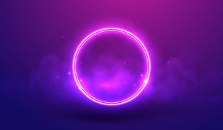 雾和星尘矢量图中紫色背景上的霓虹灯环。夜光圆框作为未来网络空间的可视化。虚拟现实中烟雾中的圆圈概念