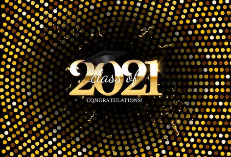 2021年毕业班，带毕业帽和五彩纸屑。