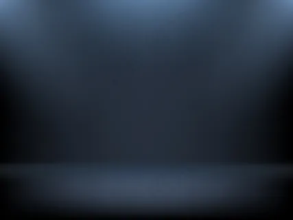 黑色渐变背景，聚光灯照明