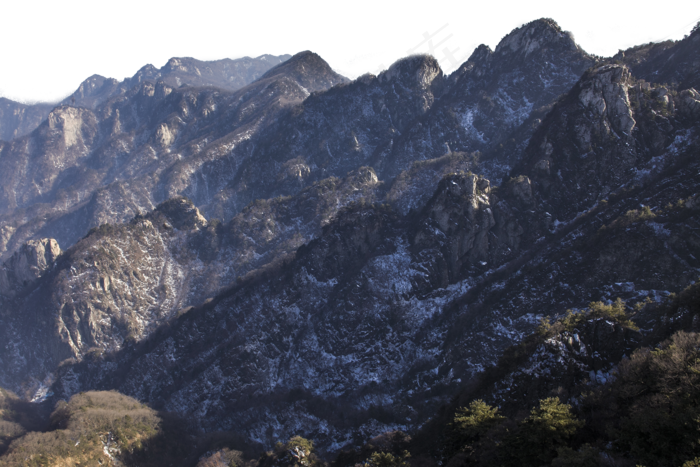 风景秀丽陡峭的山峰