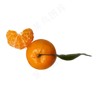 一个半新鲜美味的橘子