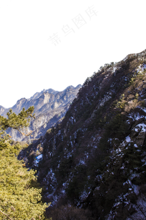 高耸入云陡峭的山峰 高耸入云陡峭的山峰