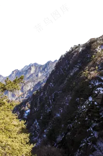 高耸入云陡峭的山峰 高耸入云陡峭的山峰