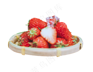 一盘子新鲜草莓
