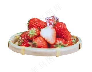 一盘子新鲜草莓
