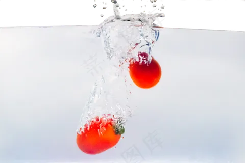 番茄落水瞬间