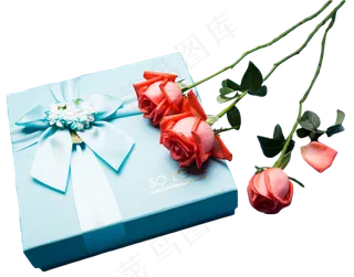 情人节玫瑰和礼物盒