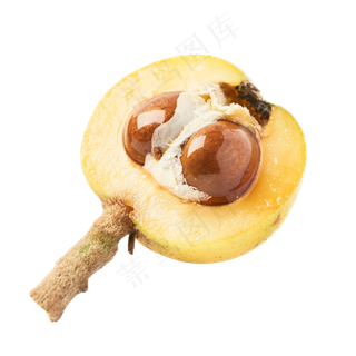 切开的枇杷免抠图