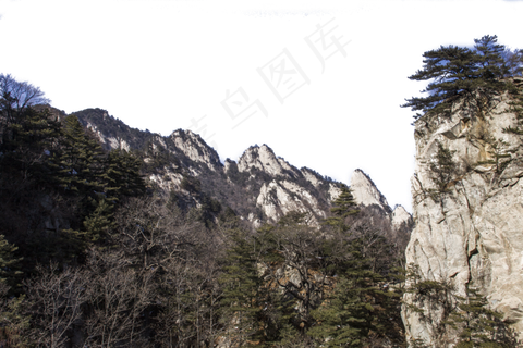 陡峭风景秀丽的山峰