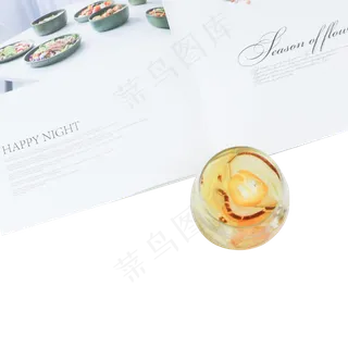 新鲜的饮料和书籍免抠图