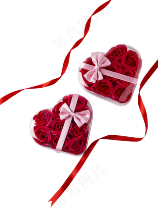 丝带和心形玫瑰
