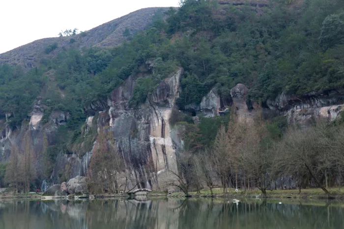 风景秀丽险峻的山峰(2000X1333(DPI:300))psd模版下载