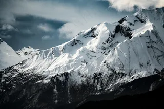 冰封的山谷之巅