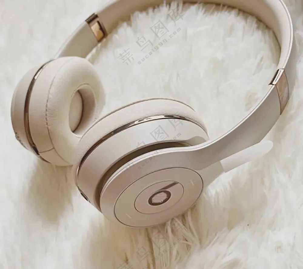 米白色居家风头戴式耳机样机