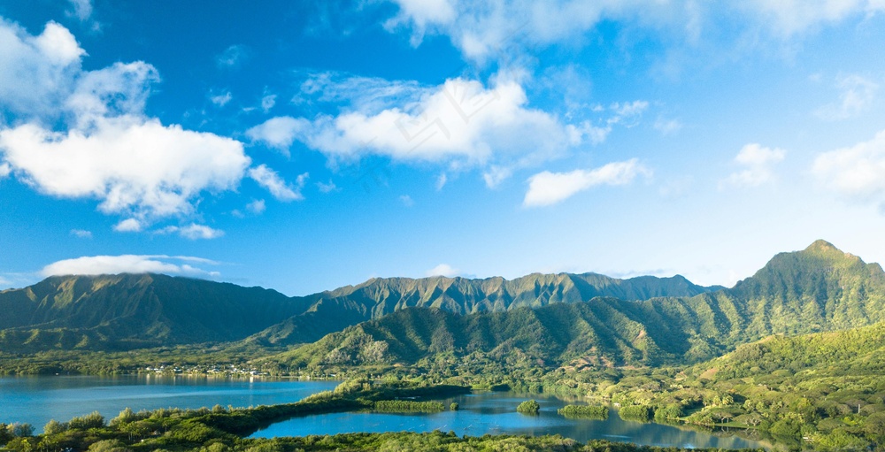 湖光山色·静谧自然·蓝绿交织·风景画卷