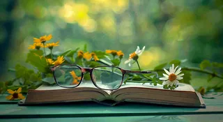 大自然绿色阅读书本世界读书日摄影图