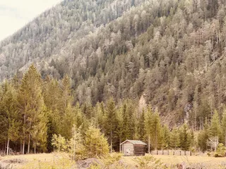 静谧山林小木屋