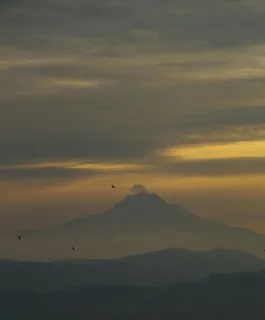 暮色中的静谧云海