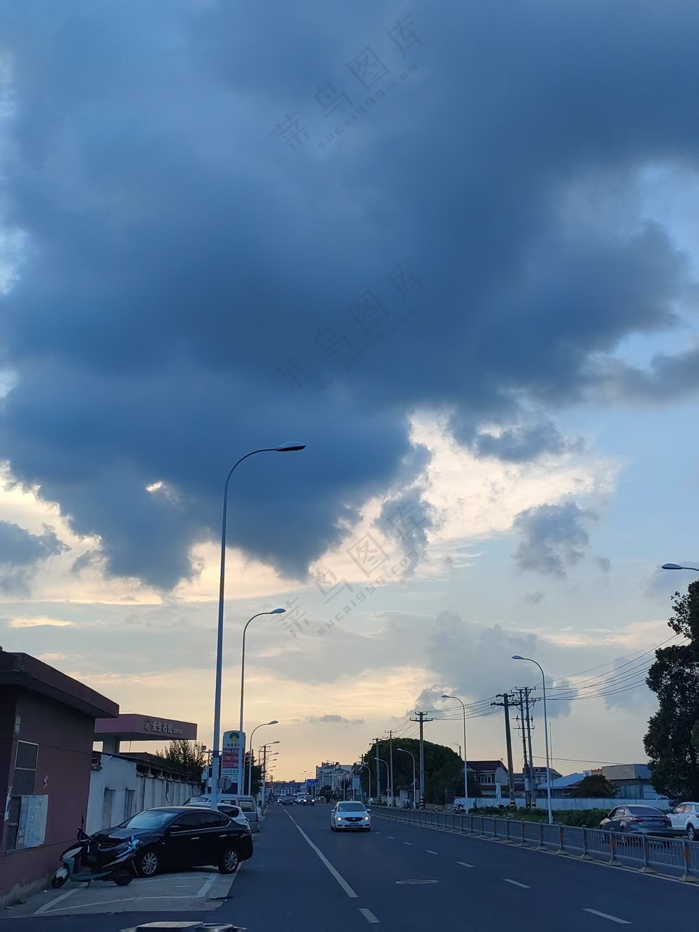 街道 蓝天 白云