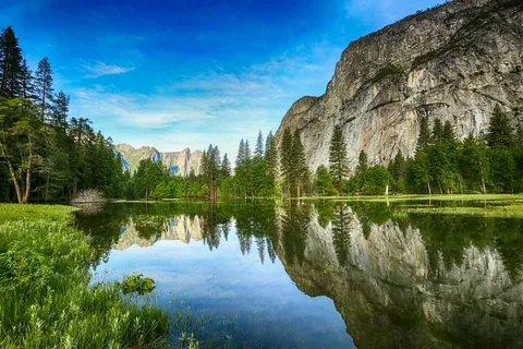 静谧山水间：写实蓝调风光摄影