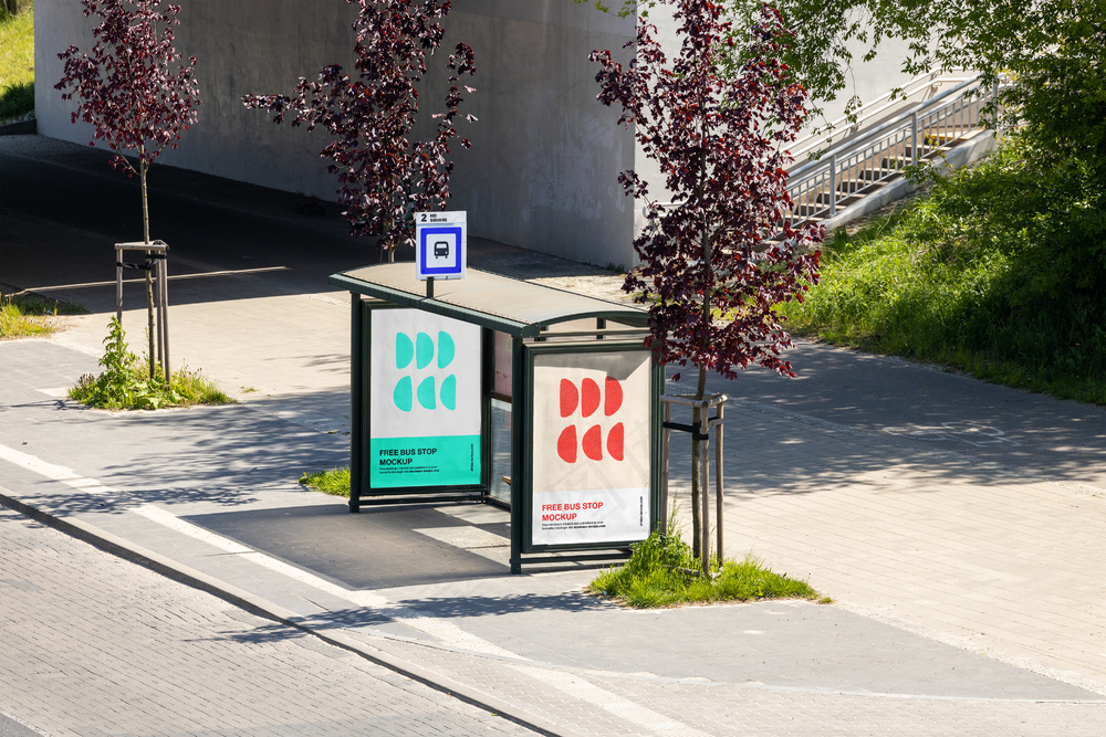 公交站台广告灯箱样机街头街道海报样机-2