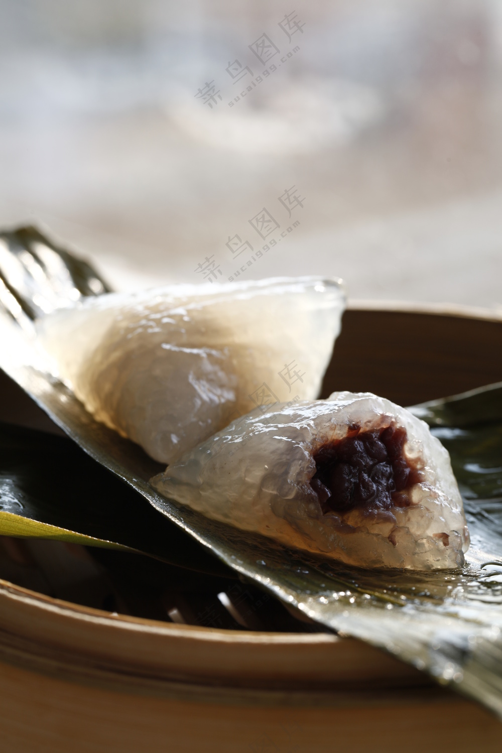 红豆粽子照片图片包粽子粽子摄影裹粽籺粽子摄影端午节