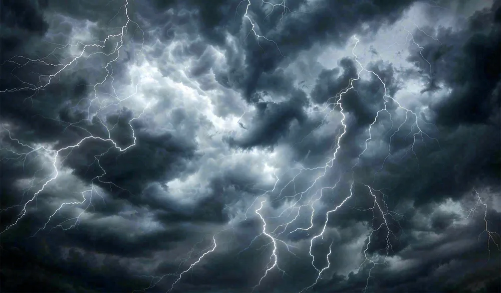 暴雨天气预警摄影图
