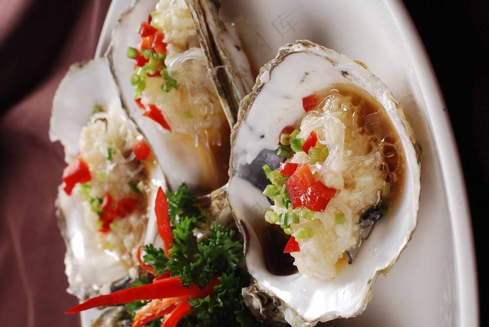 蒜茸粉丝蒸生蚝