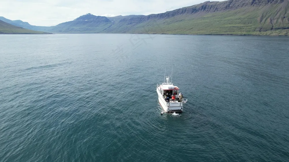 白艇蓝海休闲行·宁静自然风情画