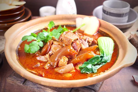 牛腩煲美食图片