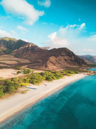 海滨山丘静谧景·自然浪漫风·蓝白绿意画·装饰珍藏品