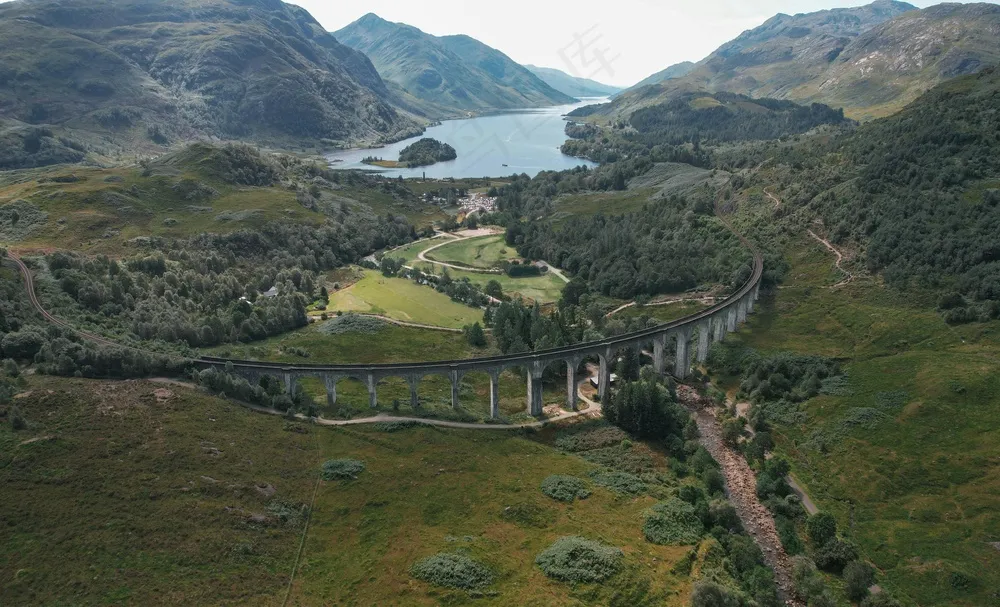 山谷间的静谧秘境