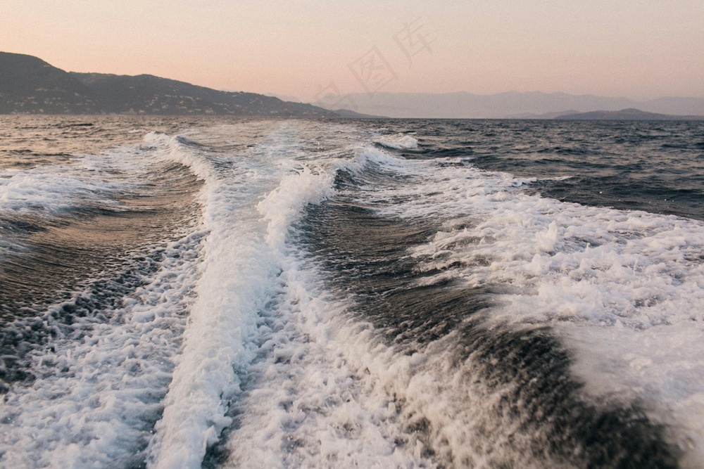 波涛海景日落图·壮阔风格·蓝粉交织·装饰之选