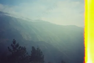 绿意山林朦胧蓝调屏保