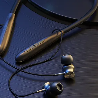 运动风入耳式耳机样机