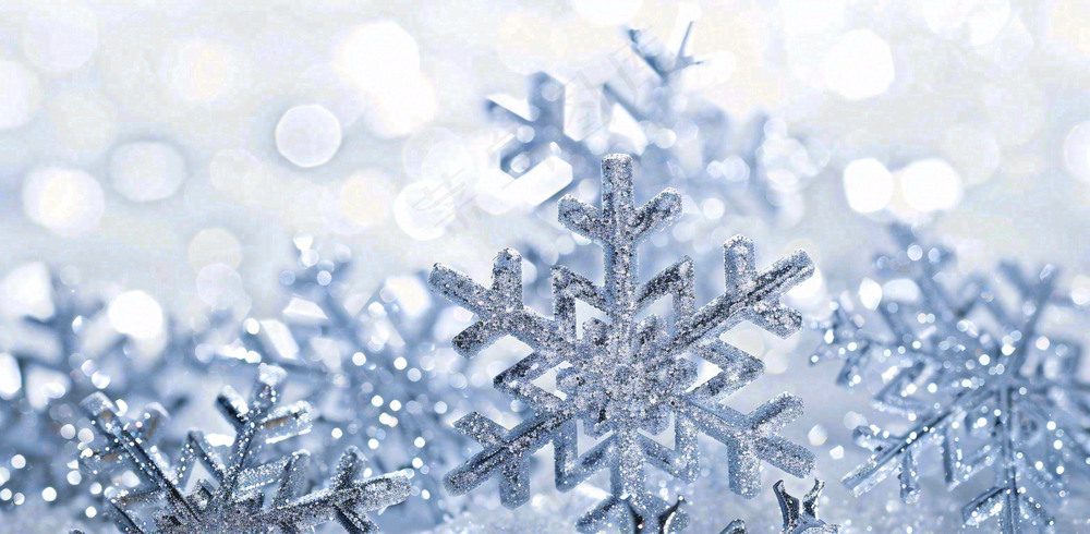 冬天白色雪花闪亮水晶银色大雪小雪摄影图