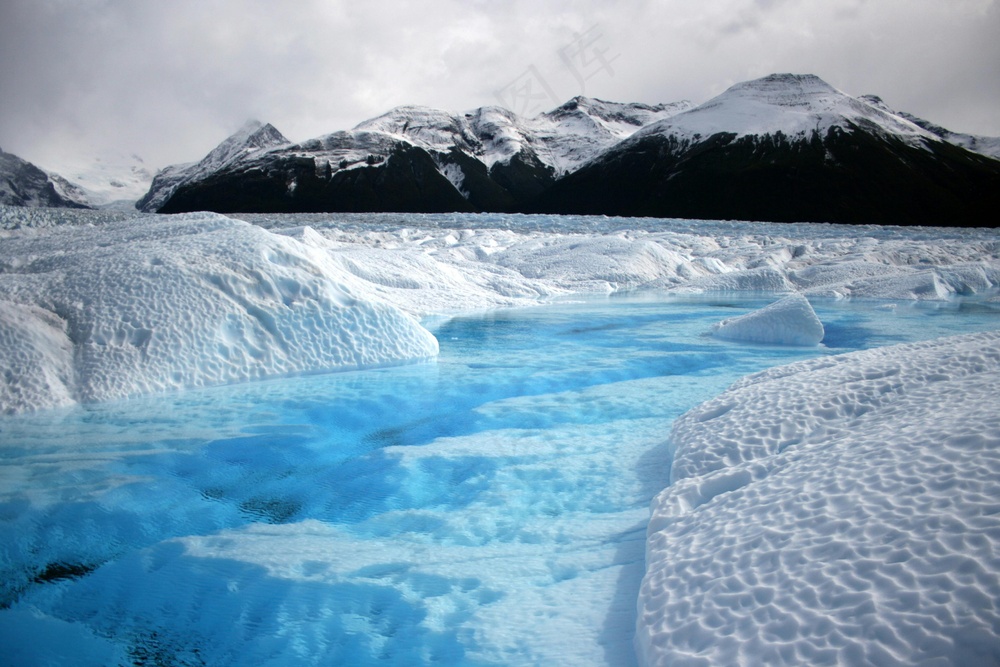 雪域寒湖碧浪卷·冰山壮丽·蓝白纪行
