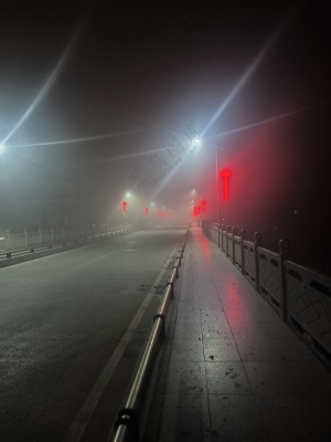 凌晨桥上街道