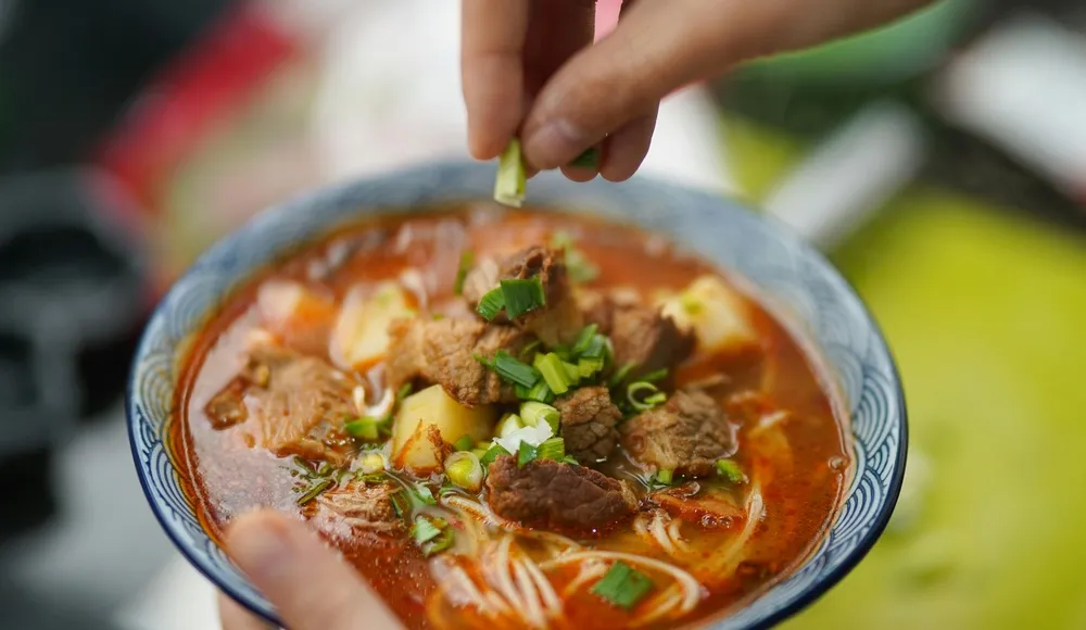 碗肉汤面图片