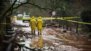 洪水自然灾害防洪预警摄影图